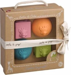 Sophie De Giraf - So Pure - Ballen En Blokken -Babyproductenseries Winkel 1135x1200