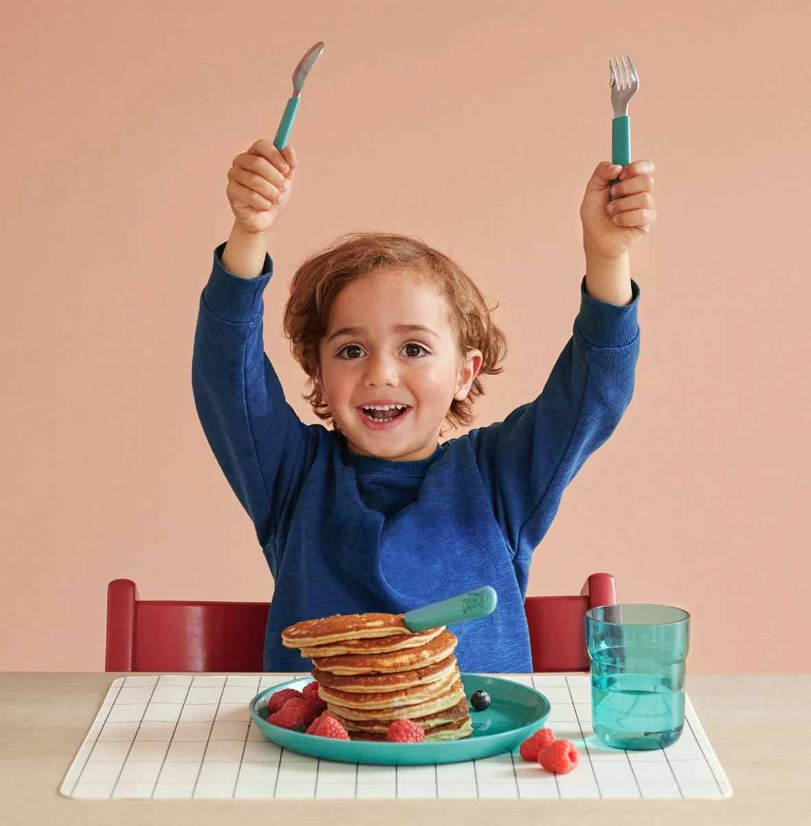 Mepal Mio – Kinderbord – Mag In De Magnetron – Deep Pink - Licht In Gewicht- Handige Inkeping - Kan Tegen Een Stootje 6 Mepal Mio – Kinderbord – Mag In De Magnetron – Deep Pink - Licht In Gewicht- Handige Inkeping - Kan Tegen Een Stootje - Afbeelding 6