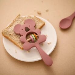 Merkloos Bijtring - Rammelaar - Babys - Speelgoed - Babyspeelgoed - Kraamcadeau - Siliconen - BPA Vrij - Roze -Babyproductenseries Winkel 1200x1200 57