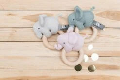Baby's Only Houten Baby Rammelaar Olifant Gebreid - Classic Roze - Baby Cadeau -Babyproductenseries Winkel 1200x800 8