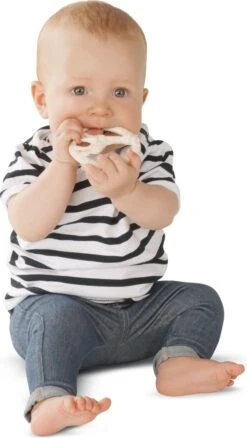 Sophie De Giraf - So Pure - Bijtring - Rond - Wit -Babyproductenseries Winkel 676x1200 1