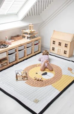 Love By Lily - Groot Speelkleed - Mr. Chairman Lion - 200x150cm 15 Love By Lily - Groot Speelkleed - Mr. Chairman Lion - 200x150cm -Babyproductenseries Winkel 780x1200