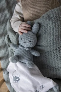 Tiamo Collection Nijntje Knuffeldoekje - Green Knit -Babyproductenseries Winkel 799x1200