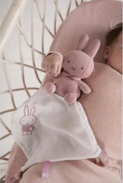 Tiamo Collection Knuffeldoekje Nijntje - Pink Baby Rib -Babyproductenseries Winkel 809x1200