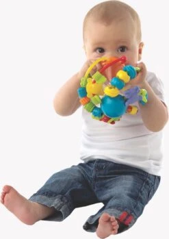 Playgro Speel En Leerbal - Grijp- En Bijtspeelgoed - Klikklak Geluiden - Spiegeltje - Kralen - Cilinder Met Rattelende Ballen -Babyproductenseries Winkel 849x1200 1