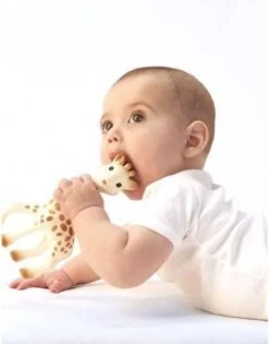 Sophie De Giraf - Bijtspeeltje - In Witte Geschenkdoos -Babyproductenseries Winkel 942x1200 1