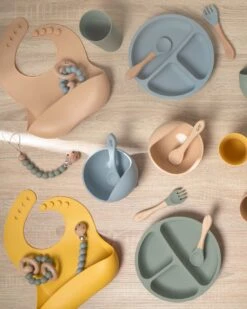 Kave Home - Kom En Lepel Set Epiphany Van Siliconen Met Zuignap In Beige 7 Kave Home - Kom En Lepel Set Epiphany Van Siliconen Met Zuignap In Beige -Babyproductenseries Winkel 960x1200 3